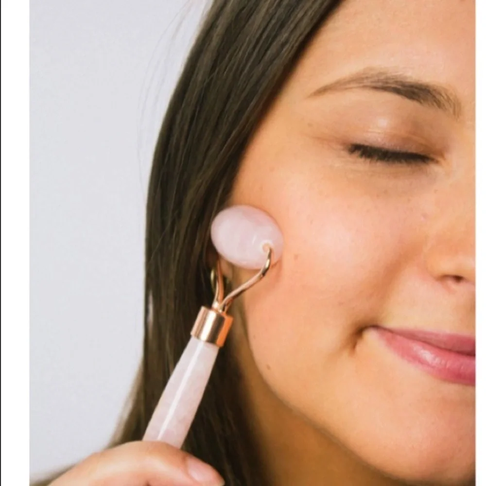 Grace & Stella Rose Quartz Facial Massager Roller